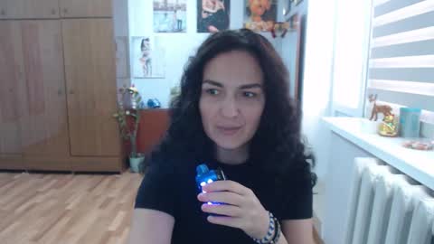 AlexisMillers online show from October 25, 2025, 8:55 am