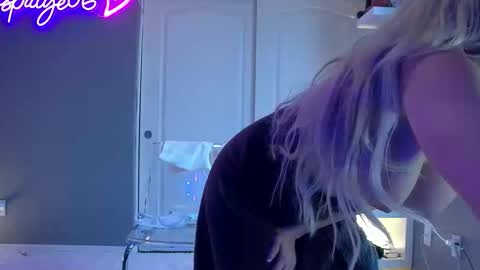 alexispaige06 online show from April 5, 2026, 9:34 pm