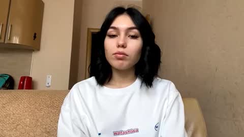 Karolina online show from November 4, 2025, 9:08 am