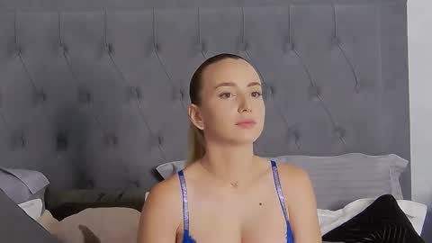 Alexis online show from October 12, 2025, 7:29 am