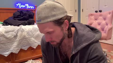 Snapshot of alexmanndickerson chatting on December 4, 2024, 2:42 am Alex Mann online show from December 4, 2024, 2:42 am