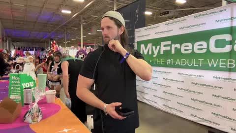 Snapshot of alexmanndickerson chatting on December 6, 2024, 10:30 pm Alex Mann online show from December 6, 2024, 10:30 pm