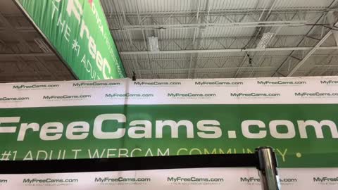 Snapshot of alexmanndickerson chatting on December 8, 2024, 8:47 pm Alex Mann online show from December 8, 2024, 8:47 pm