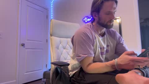 Snapshot of alexmanndickerson chatting on January 19, 2025, 1:43 am Alex Mann online show from January 19, 2025, 1:43 am