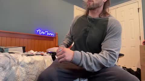 Snapshot of alexmanndickerson chatting on February 26, 2025, 4:35 pm Alex Mann online show from February 26, 2025, 4:35 pm