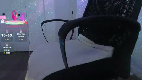 Snapshot of alexpic30 chatting on November 16, 2025, 3:01 am alex online show from November 16, 2025, 3:01 am