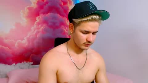 Alex online show from November 8, 2025, 7:01 pm