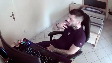 alexthepro00 online show from June 16, 2026, 3:36 pm