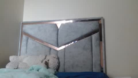 alex y luisa online show from February 3, 2026, 4:01 pm