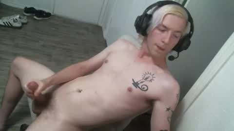 Snapshot of alexxxmic chatting on November 3, 2025, 4:30 pm Alexxxmic online show from November 3, 2025, 4:30 pm