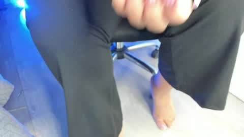 aleya_black online show from May 27, 2026, 2:08 am