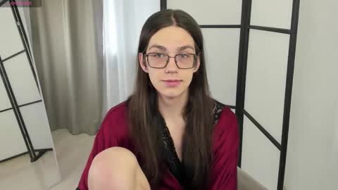 Alfreda online show from December 3, 2025, 10:24 am