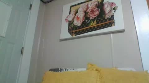 Snapshot of ali_tayler chatting on October 7, 2025, 12:57 pm ali_tayler online show from October 7, 2025, 12:57 pm