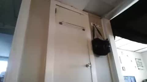 Snapshot of ali_tayler chatting on October 28, 2025, 6:10 pm ali_tayler online show from October 28, 2025, 6:10 pm