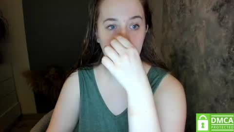 aliaa_ online show from June 22, 2026, 1:51 am
