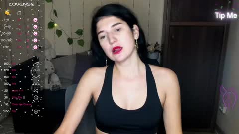 Snapshot of alianna_solo_kiss chatting on January 3, 2025, 12:30 pm Alianna online show from January 3, 2025, 12:30 pm