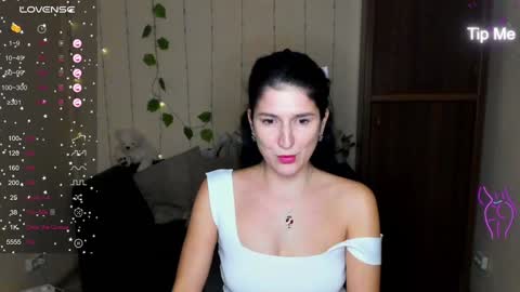 Snapshot of alianna_solo_kiss chatting on January 25, 2025, 12:26 pm Alianna online show from January 25, 2025, 12:26 pm