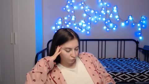 Snapshot of alice_________________________ chatting on December 20, 2024, 11:05 pm Alice online show from December 20, 2024, 11:05 pm