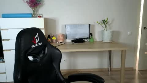 Alice online show from October 11, 2025, 4:27 pm