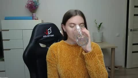 Alice online show from December 17, 2025, 5:41 pm