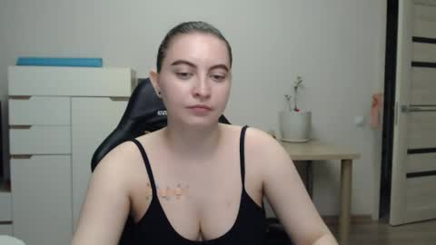 Snapshot of alice_________________________ chatting on June 6, 2026, 6:45 pm Alice online show from June 6, 2026, 6:45 pm