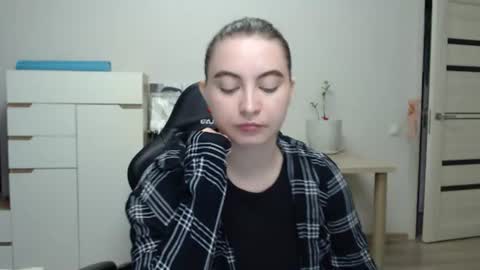 Snapshot of alice_________________________ chatting on June 17, 2026, 2:29 pm Alice online show from June 17, 2026, 2:29 pm