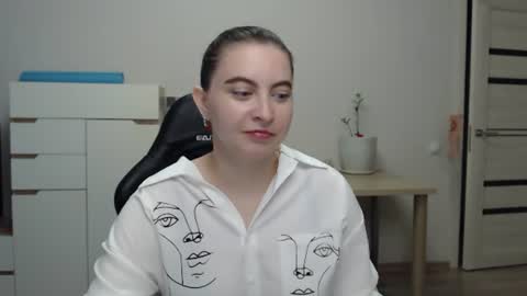 Snapshot of alice_________________________ chatting on July 3, 2026, 12:11 pm Alice online show from July 3, 2026, 12:11 pm
