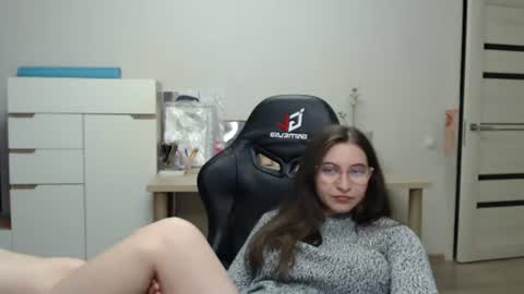 Snapshot of alice_________________________ chatting on July 8, 2026, 5:06 pm Alice online show from July 8, 2026, 5:06 pm
