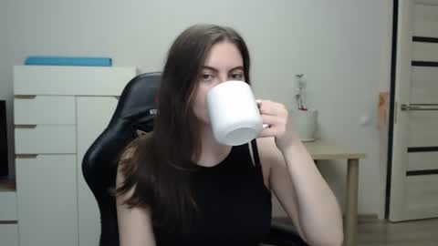 Snapshot of alice_________________________ chatting on July 18, 2026, 4:44 pm Alice online show from July 18, 2026, 4:44 pm