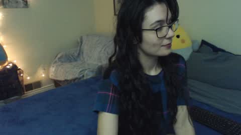 Snapshot of alice_asks chatting on December 3, 2024, 6:04 am Alice Asks online show from December 3, 2024, 6:04 am