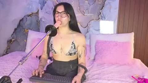 Snapshot of alice_cute77 chatting on June 15, 2026, 2:19 pm Mey online show from June 15, 2026, 2:19 pm