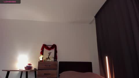 alice_dias online show from January 7, 2025, 4:37 pm