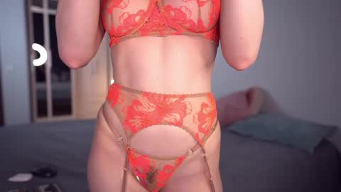 Snapshot of alice_edward chatting on May 19, 2026, 3:40 pm DONT YOU DARE NOT SEEING MY BIRTHDAY STREAM NOVEMBER 12 ILL BE 21 1400 GMT-5 CHECK MY LOVENSE WISHLIST online show from May 19, 2026, 3:40 pm