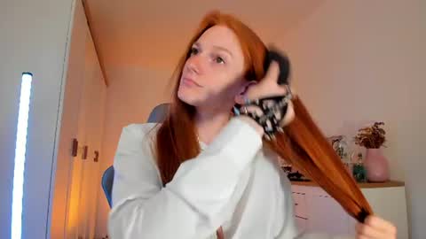 Snapshot of alice_ginger chatting on July 10, 2026, 1:14 pm Hello im Alice online show from July 10, 2026, 1:14 pm
