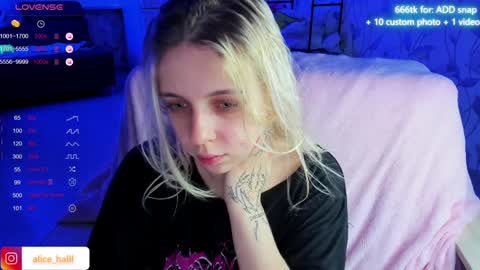 alice_halle online show from December 17, 2024, 5:18 am