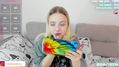alice_halle online show from March 9, 2025, 6:54 pm