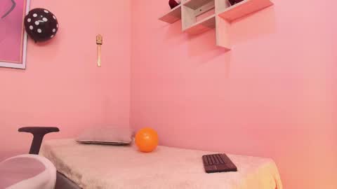 alice_in_hornyland_ online show from October 8, 2025, 8:28 pm