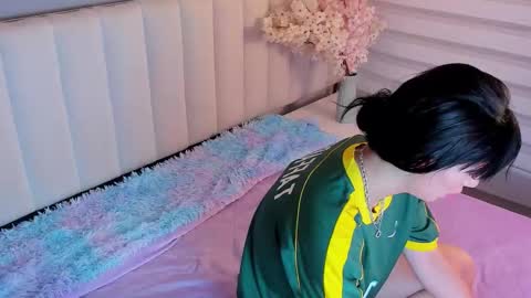 alice_lodge online show from December 4, 2025, 3:38 am