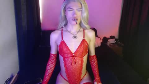 Snapshot of alice_m00nn chatting on December 6, 2024, 11:33 am alice_m00nn online show from December 6, 2024, 11:33 am