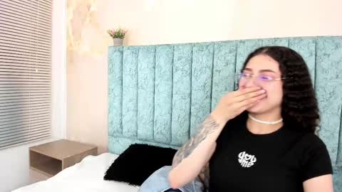 alice and amber online show from February 11, 2025, 10:04 am