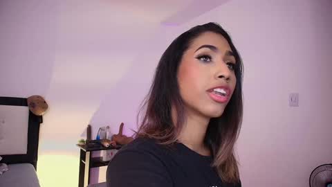 Snapshot of alice_massiel chatting on December 12, 2024, 7:26 pm online show from December 12, 2024, 7:26 pm