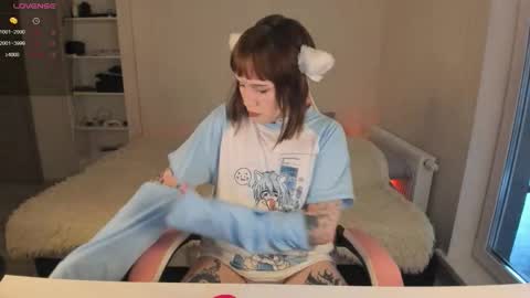 Snapshot of alice_moonshard chatting on October 11, 2025, 12:15 pm Alice online show from October 11, 2025, 12:15 pm