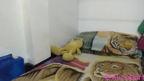 Alicia Aldara online show from March 15, 2026, 4:40 am