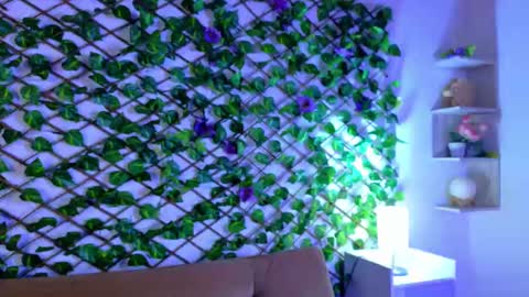 alice_rous21 online show from October 3, 2025, 2:03 pm