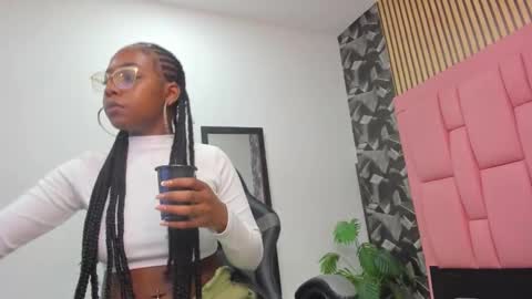 Snapshot of alice_rouusse chatting on September 9, 2025, 12:15 pm alice_rouusse online show from September 9, 2025, 12:15 pm
