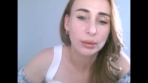 Snapshot of alice_sewx chatting on September 17, 2025, 12:07 pm Alice Sewx online show from September 17, 2025, 12:07 pm