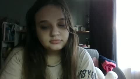 Snapshot of alice_shy14 chatting on October 22, 2025, 5:41 am Cristal online show from October 22, 2025, 5:41 am