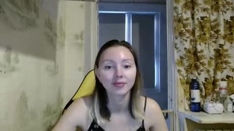Snapshot of alice_smiles chatting on February 9, 2026, 2:21 pm Alice smiles online show from February 9, 2026, 2:21 pm