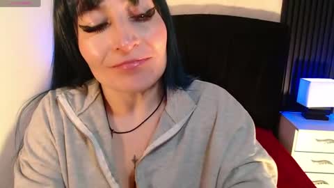 Snapshot of alice_sweetmomma chatting on June 8, 2026, 7:25 pm Alice online show from June 8, 2026, 7:25 pm