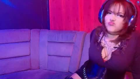 alice_von_rose online show from May 6, 2026, 6:08 am